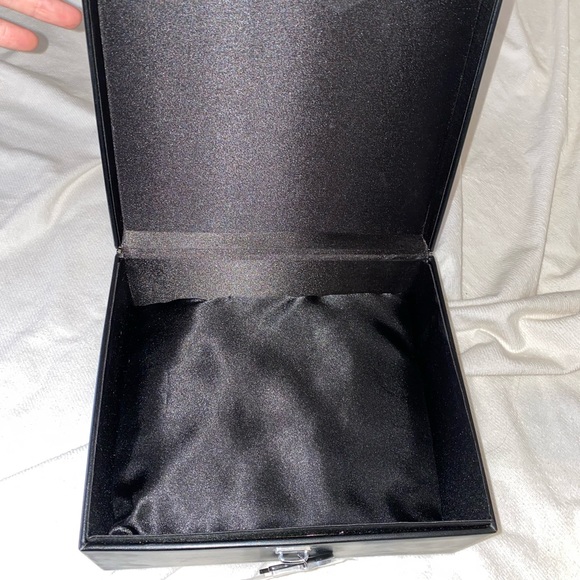 Dior Makeup Box - Picture 3 of 11